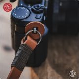 Leather camera strap for neck and shoulder - Honey color - Image 2