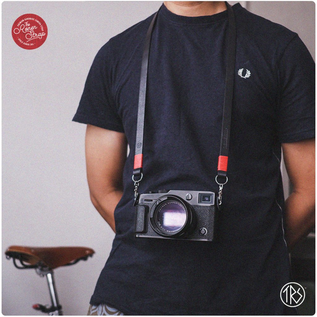 Thread Camera Strap Leather camera strap for neck and shoulder - Black with Red thread