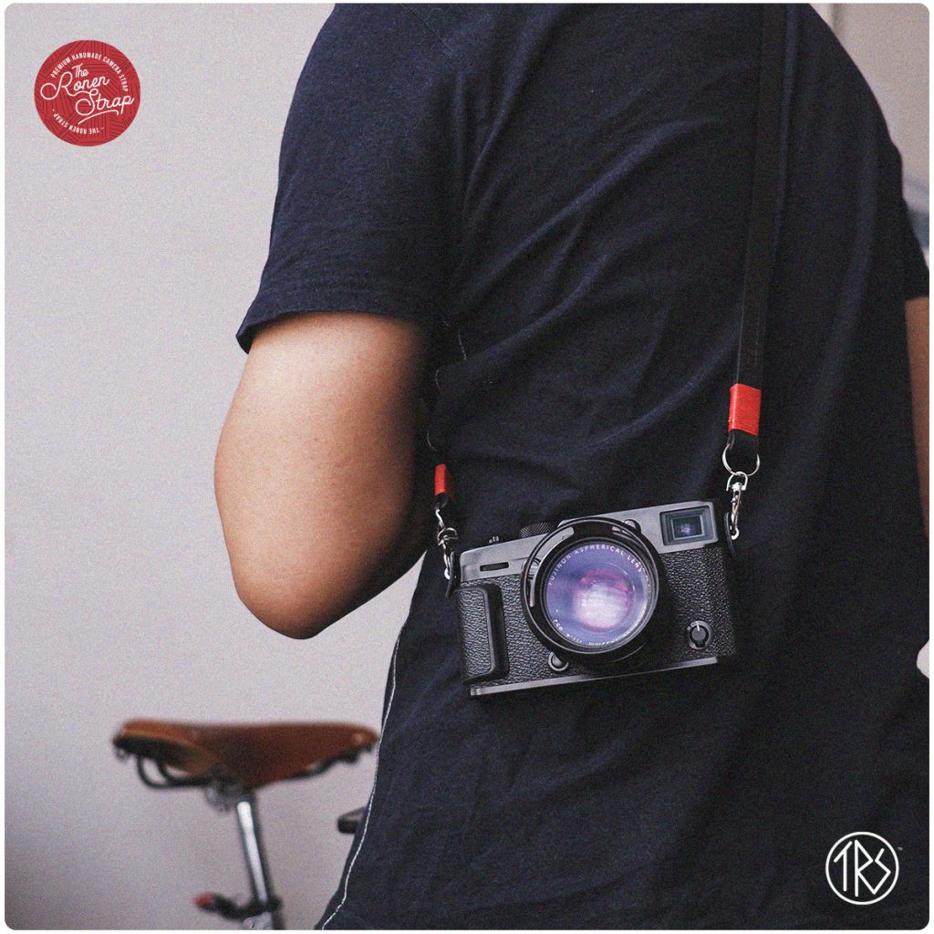 Thread Camera Strap Leather camera strap for neck and shoulder - Black with Red thread